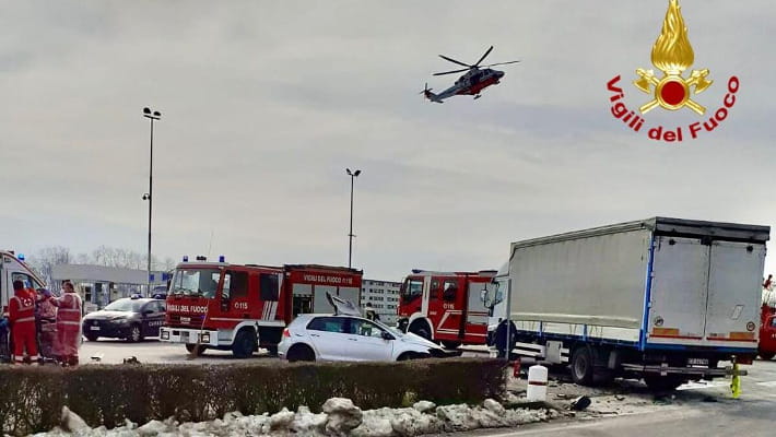 Automobilista di 36 anni grave dopo lo scontro con un camion a Morozzo ...