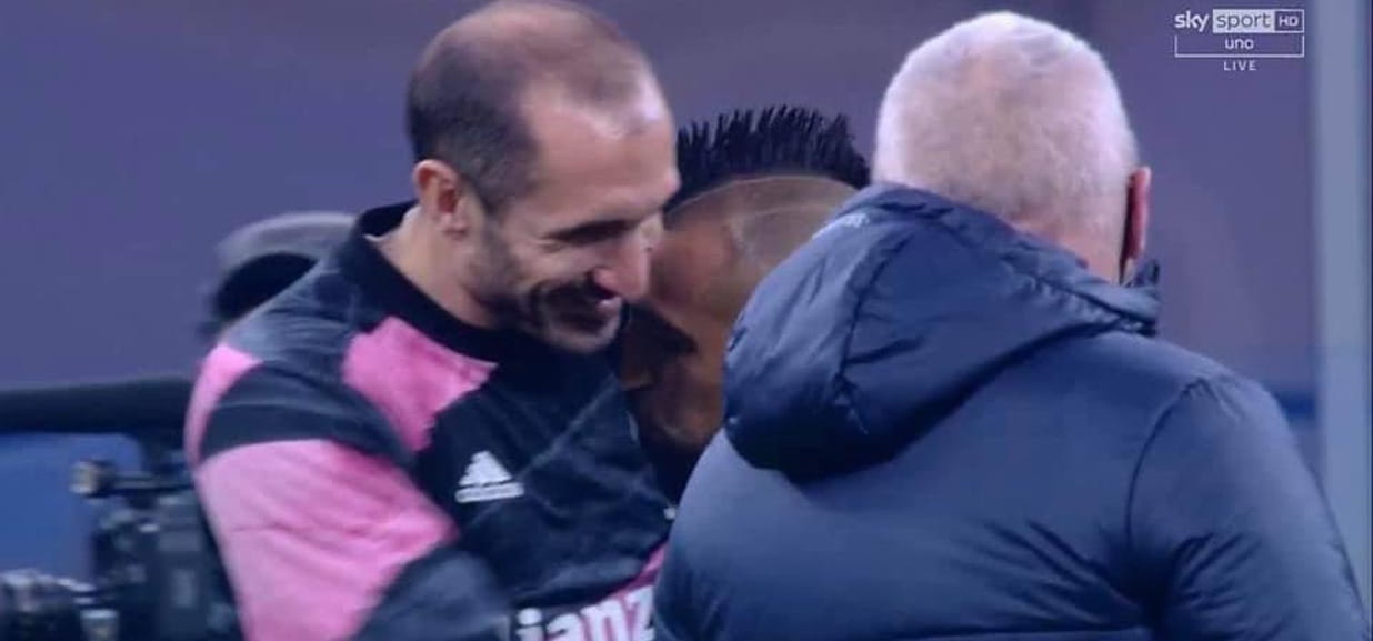 Vidal Bacia Lo Stemma Della Juve E Non Esulta Dopo Il Gol Del Vantaggio 