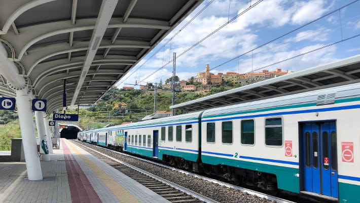 Pratico Compagno Di Classe Succhiare Trenitalia Cuneo Torino Porta Nuova Leone Automa Credenza