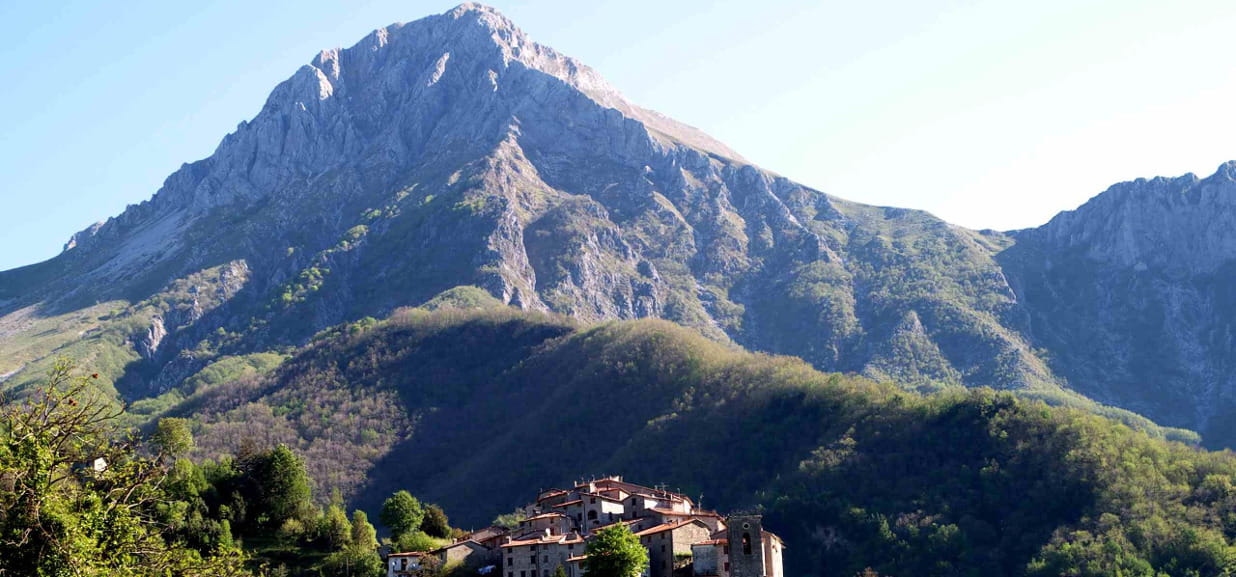 Montagna, escursionista muore sul versante lucchese delle Alpi Apuane ...