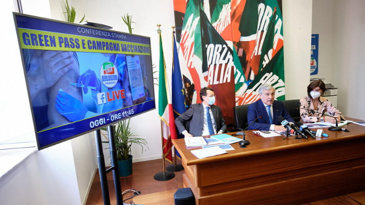 Nuovo decreto Covid: green pass e proroga stato di emergenza - La Stampa