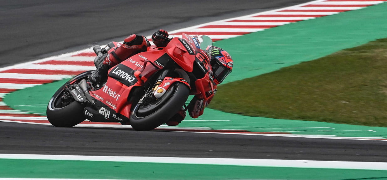 MotoGp, doppietta Ducati a Misano: pole a Bagnaia e prima fila per Luca ...