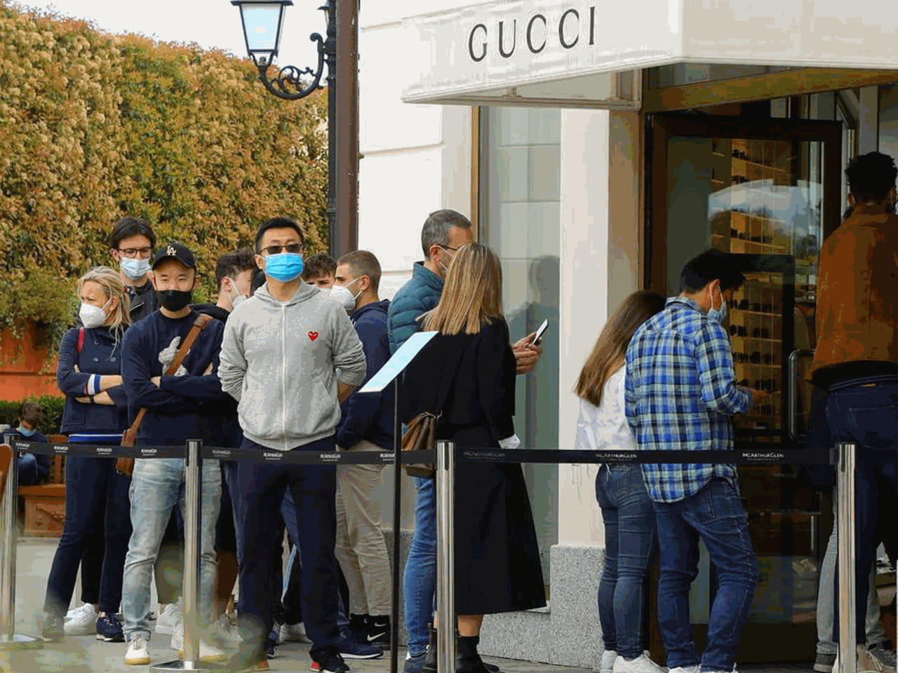 L'Outlet di Serravalle Scrivia ritrova i suoi clienti, ma la ripresa è al  rallentatore - La Stampa