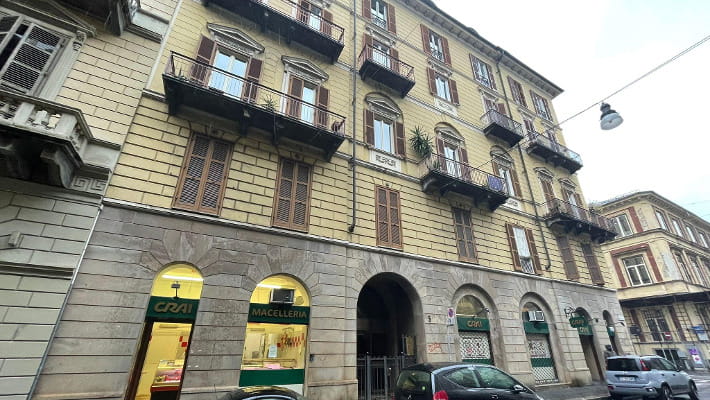 Spara Alla Moglie Poi Si Uccide Tragedia In Un Appartamento Del 