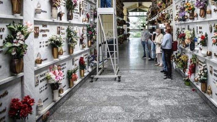 Modena Sepolta Insieme Al Marito Accusato Di Averla Uccisa Raccolta 