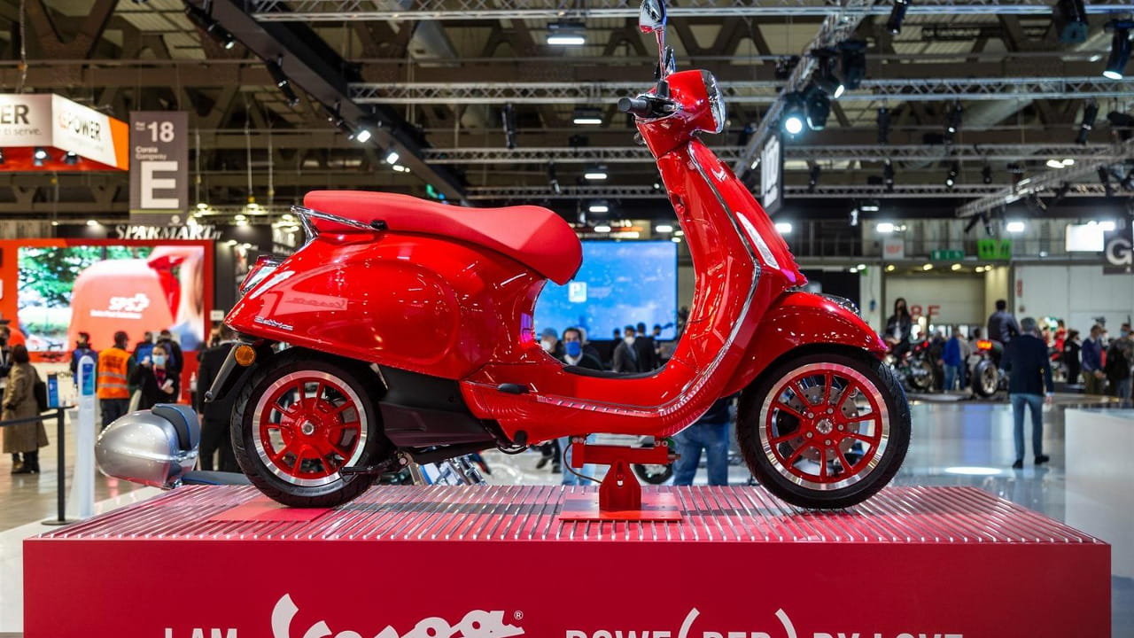 Eicma 2021, Piaggio presenta lo scooter elettrico \