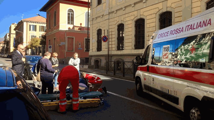 Donna investita in via Repubblica mentre attraversa la strada - La Stampa