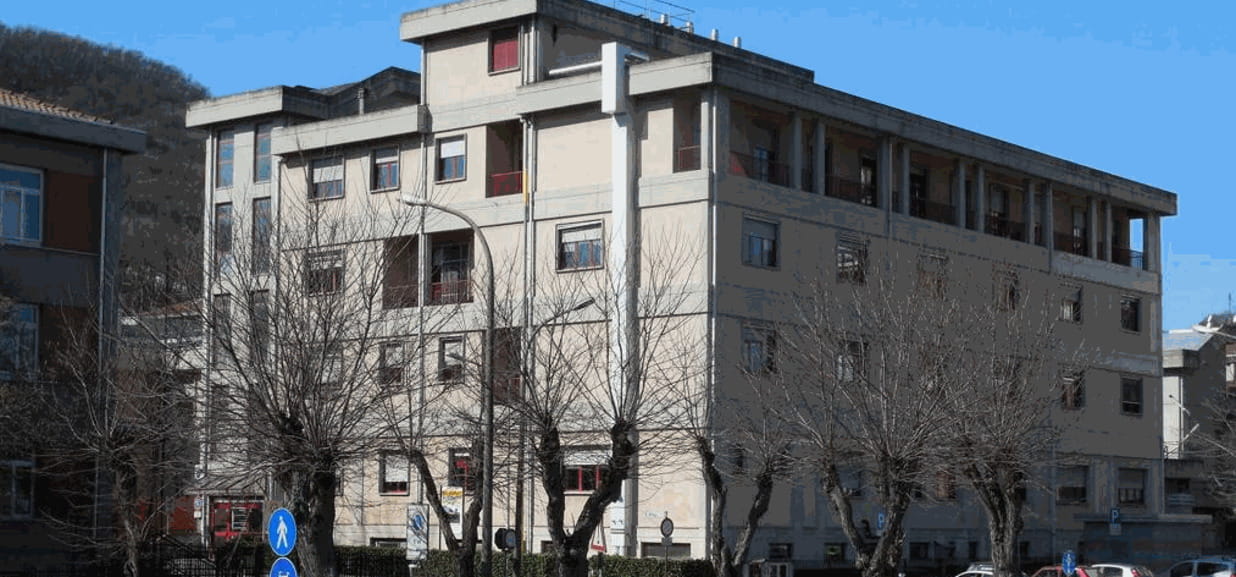 D In Escandescenze In Ospedale E Minaccia I Carabinieri Arrestato A 