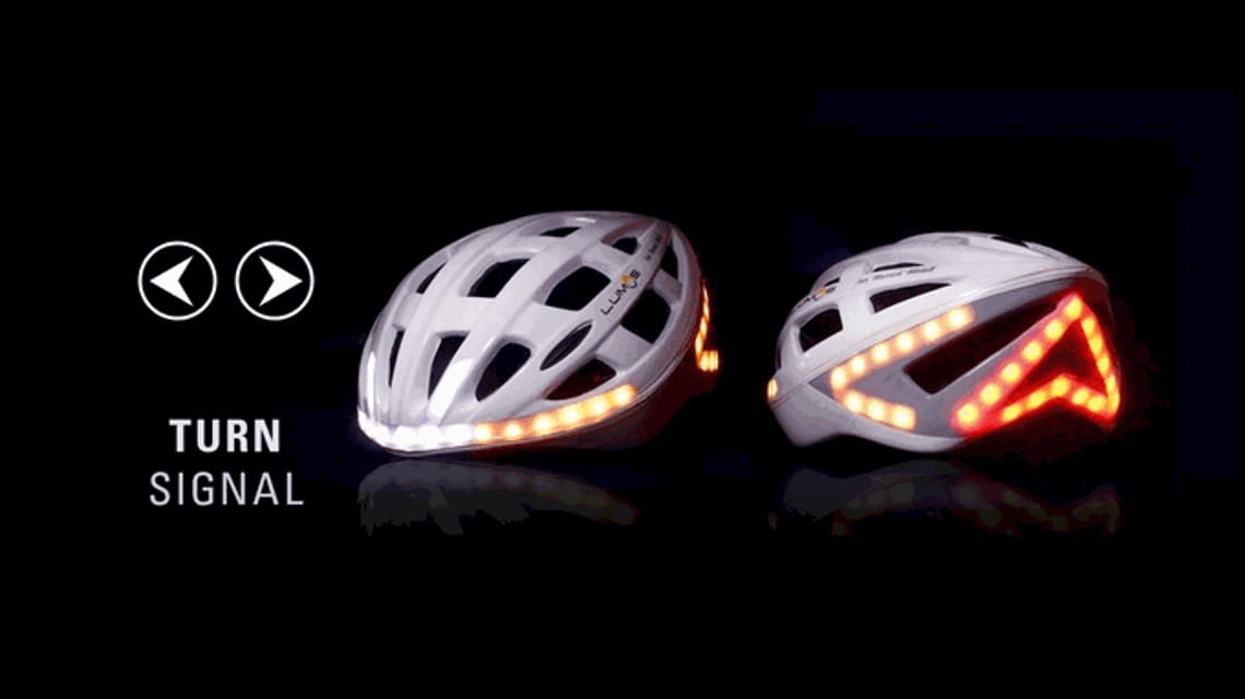 Lumos, arriva il caschetto luminoso: così i ciclisti possono mettere la  freccia - La Stampa
