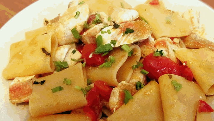 La ricetta della domenica: paccheri al sugo di gallinella - La Stampa