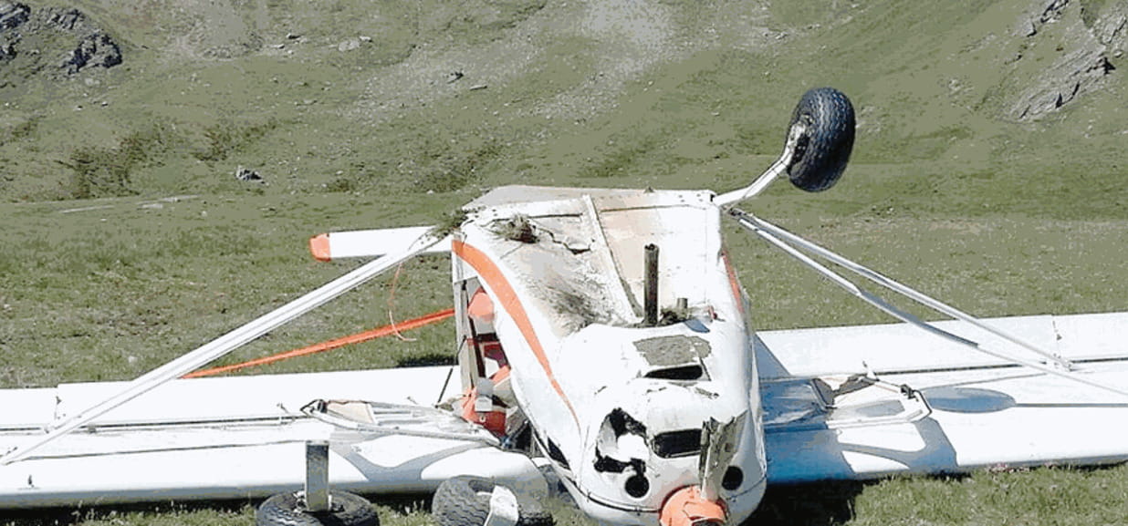Aereo si schianta in atterraggioFeriti lievi pilota e passeggero - La ...