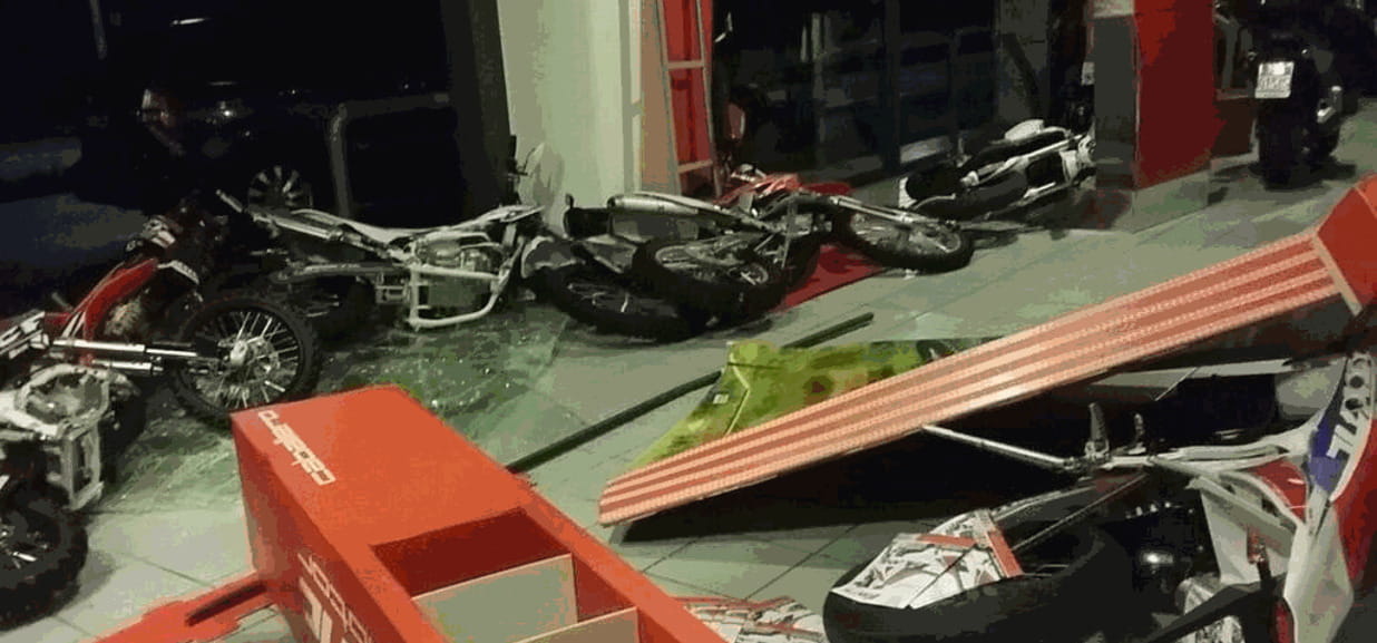 Doppio assalto a Cureggio al concessionario di moto - La Stampa
