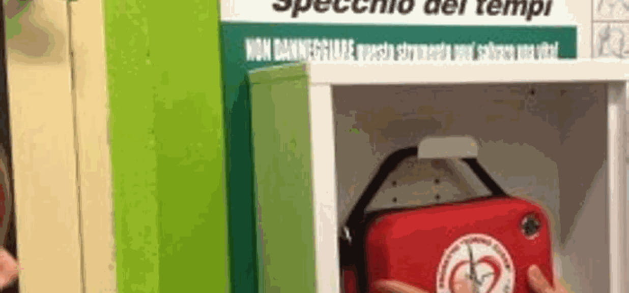 Dona Tre Defibrillatori In Ricordo Della Prof La Stampa