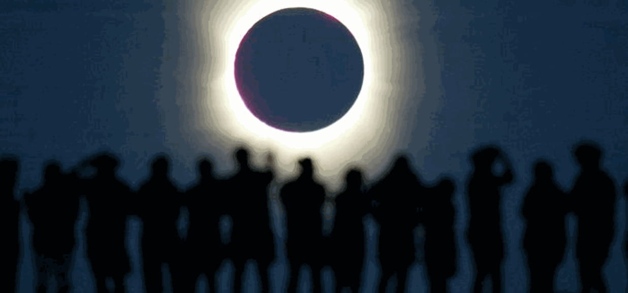 Eclissi, gli occhiali da sole non bastano: un solo secondo può rovinare la  vista - La Stampa