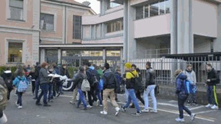 Ha brutti voti a scuola: scappa da casa quattro giorni - La Stampa