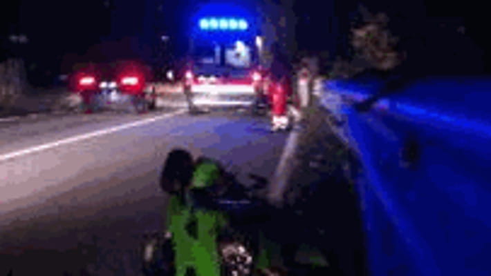 Moto si scontra con un’auto, morto un uomo di 36 anni - La Stampa