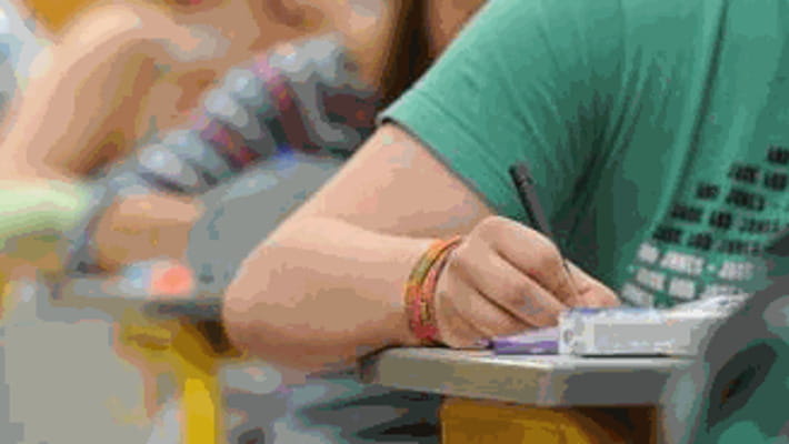 Un’intera classe bocciata alla maturità - La Stampa