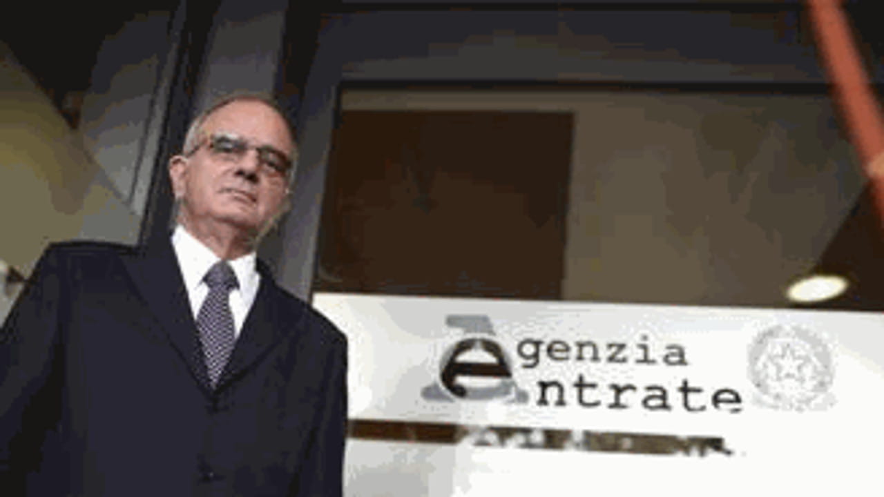 Equitalia Stop Ai Pignoramenti La Stampa