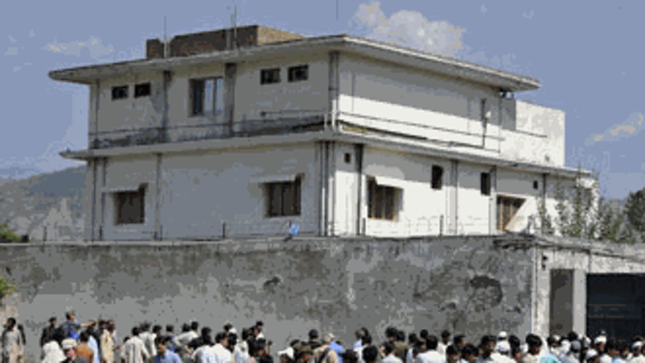 La Moglie Di Osama Dal 2005 Vivevamo Chiusi In Due Stanze La Stampa