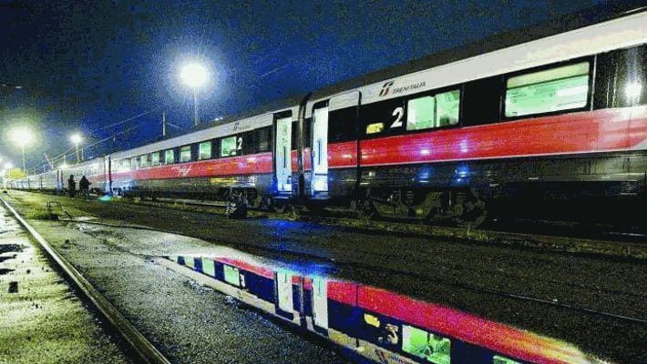 Frecciarossa bloccato con 125 passeggeri a bordo in Abruzzo