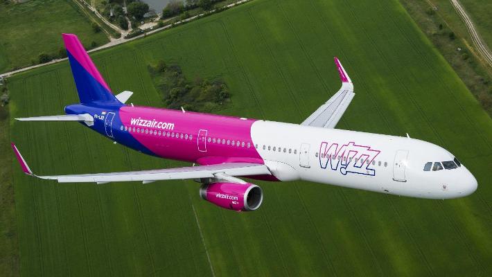Wizz Air porta Starlink a bordo: dal 2027 internet in volo anche sulle rotte ultra low cost