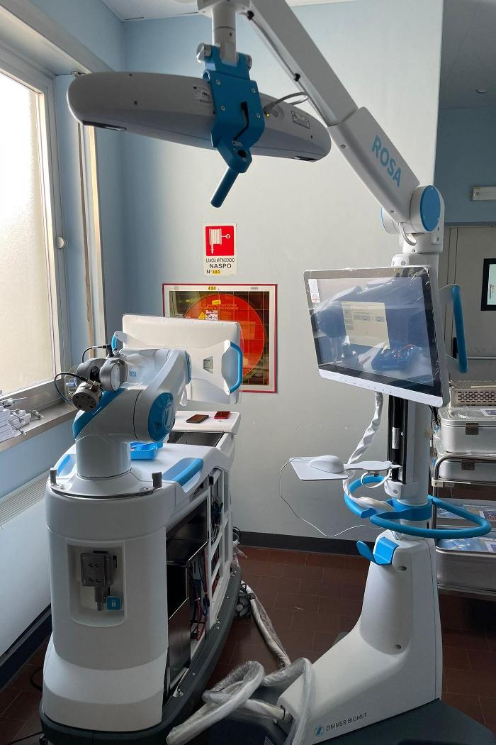 ROSA Knee, un robot per la chirurgia ortopedica all'ospedale Cottolengo -  La Stampa