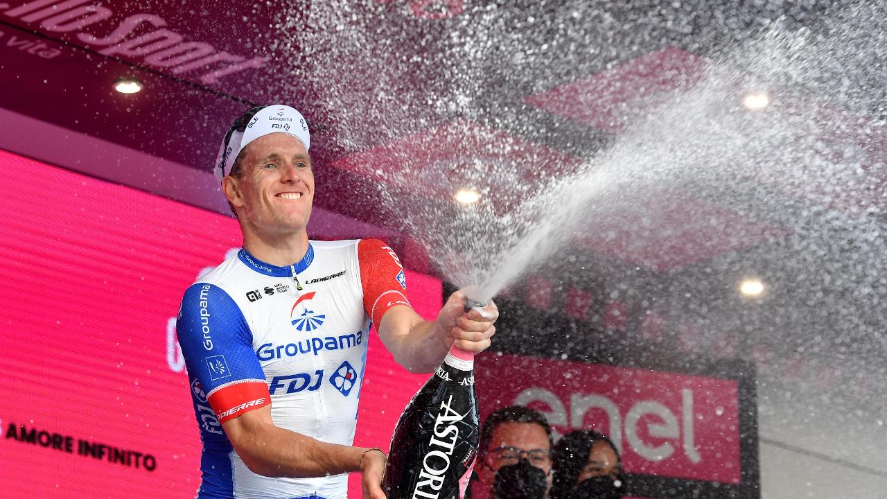 Giro Bis Di Demare A Scalea Volata Al Fotofinish Per La Sesta Tappa 