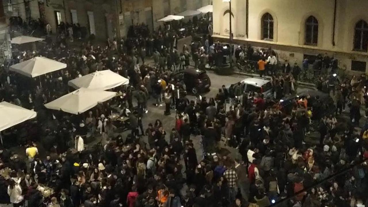 Piazza Santa Giulia Libera Dalla Movida Feste E Spettacoli Si 