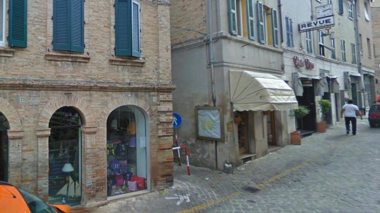 Giovane Marocchino Accoltellato A Recanati Il Barista Che Ha Fermato 