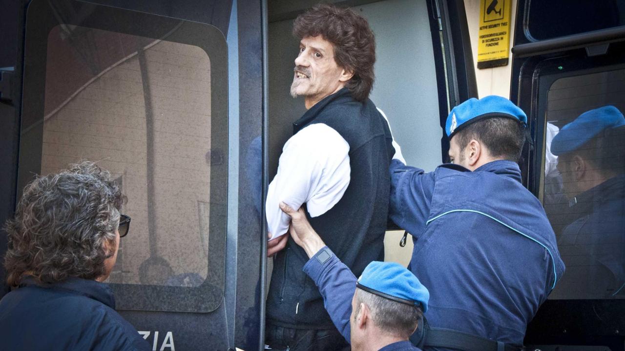L ira Dei folli Di Savona Incapaci Di Non Uccidere La Stampa