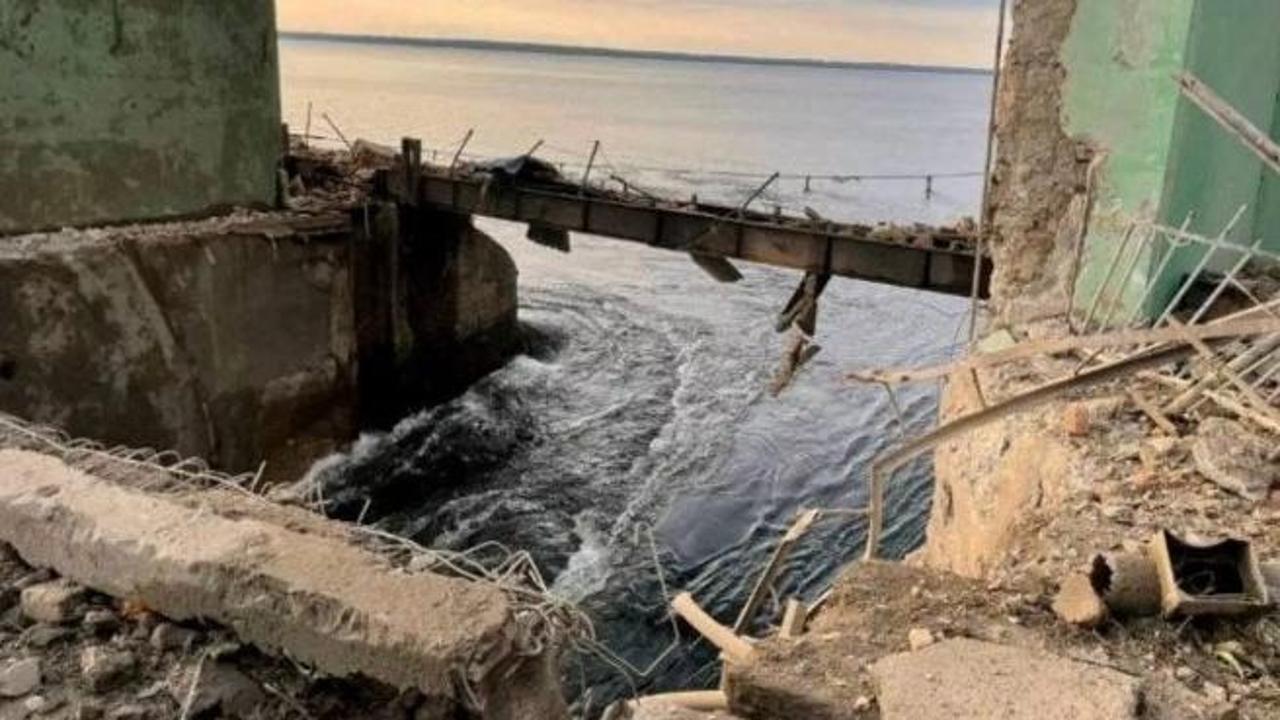 Guerra Russia-Ucraina | i russi lasciano la regione di Zaporizhzhia Missili sulla diga nella città natale di Zelensky | popolazione evacuata Von der Leyen a Kiev Servono 350 miliardi per la ricostruzione - Vimarsana News