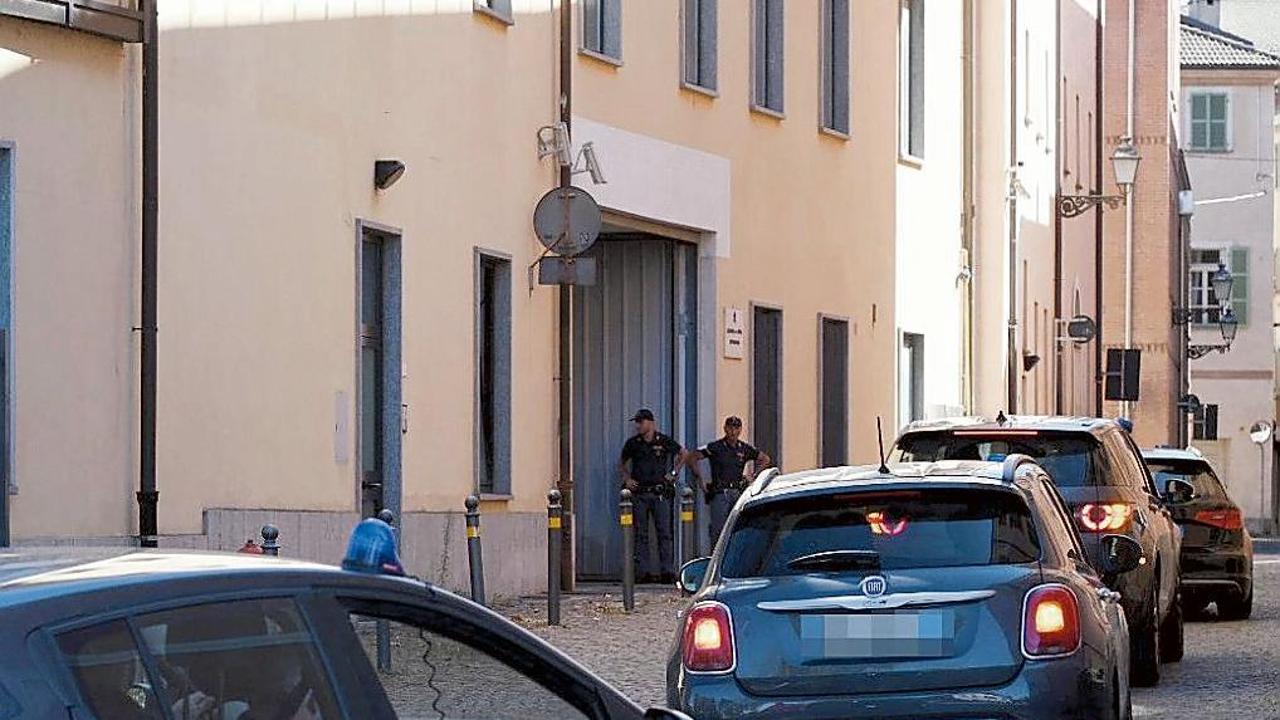 Chi Il Quarantenne Arrestato Per Aver Violentato Una Donna Al Parco 