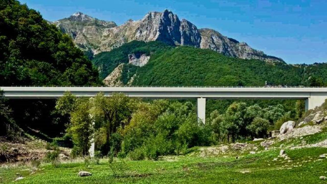 Raso Al Suolo Il Ponte Progettato Da Morandi In Provincia Di Lucca Le 