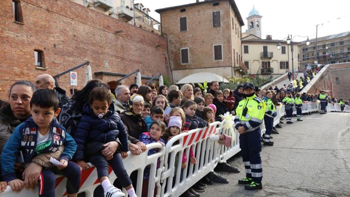 Francesco A Portacomaro L elicottero Atterra Tra Cori E Applausi La 