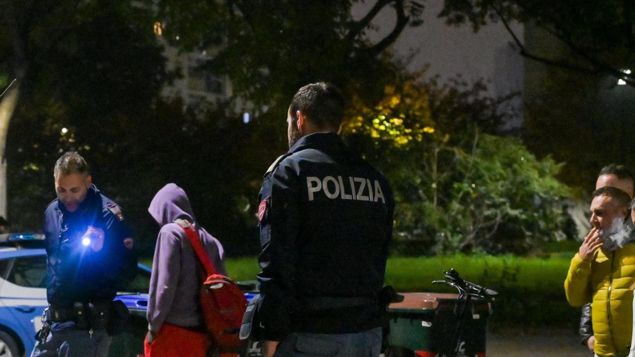 Spari A Mirafiori I Controlli Anti Spaccio In Piazza Bengasi Hanno 