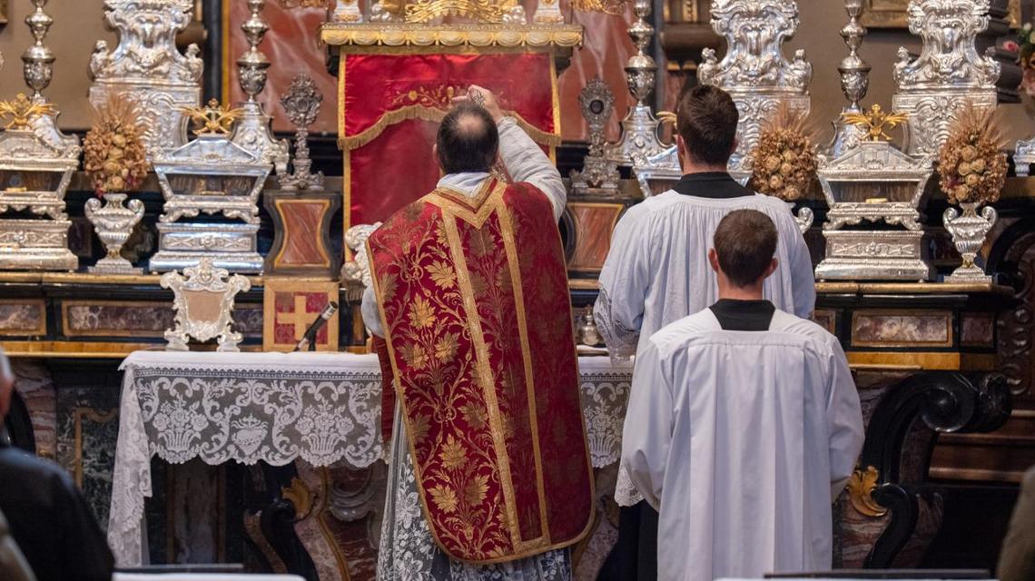 L’ultima messa in latino a Vocogno: “Il vescovo ci ripensi e ci lasci i
