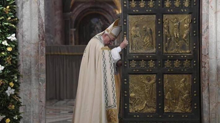 “La Porta Santa si chiude, ma la misericordia rimane spalancata” - La
