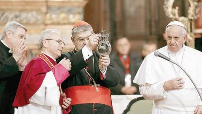 Per la prima volta con un Papa si scioglie il sangue di s. Gennaro - La