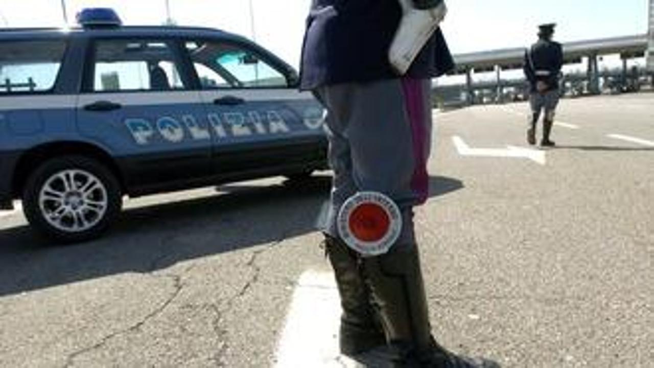 Udine, guida con la patente ritirata dopo un incidente: rischia una