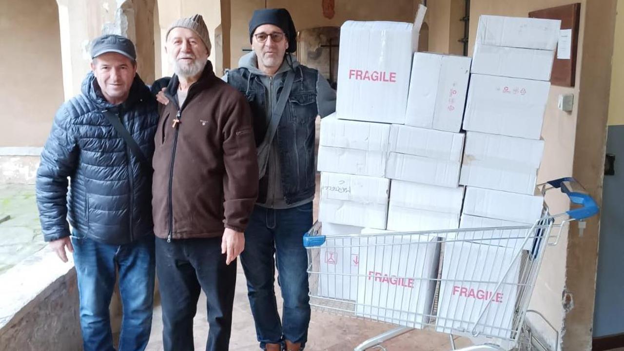 Il Dono Degli Operai Della Radici In Cassa Integrazione E Il Cenone 