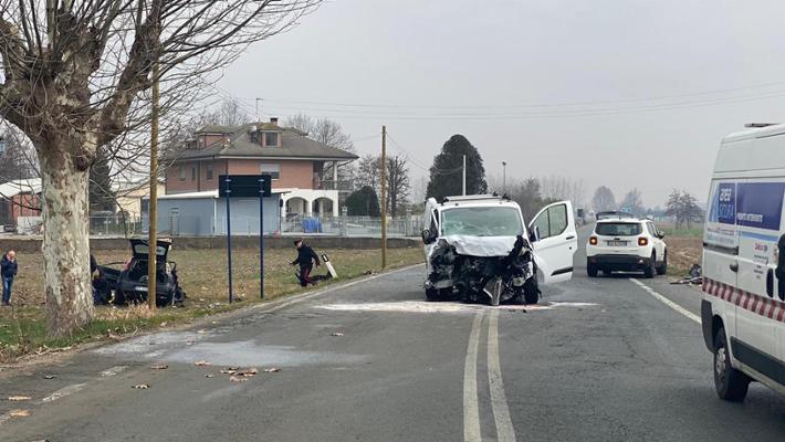 Incidente ad Airasca, scontro frontale: un morto e due feriti - La Stampa