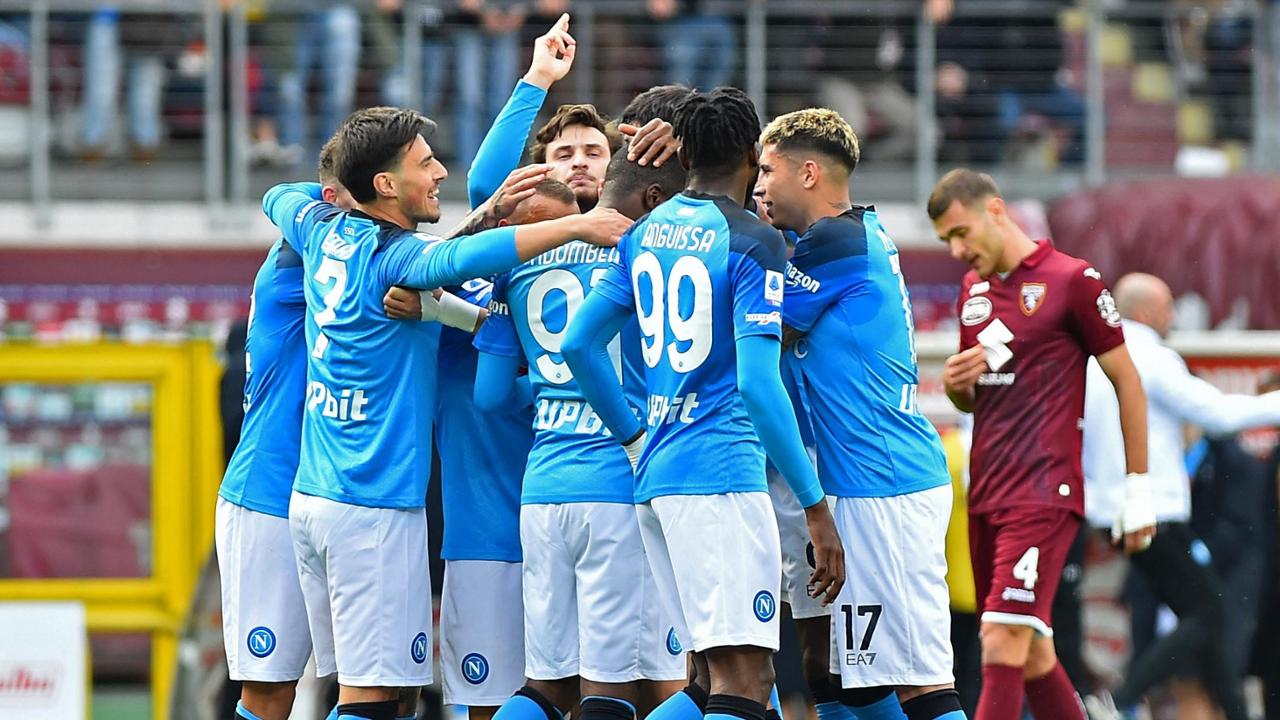 Il Napoli Travolge Il Toro Doppietta Di Osimhen Poi Gol Di Kvara E 