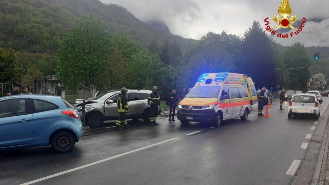 Incidente tra due auto a Preglia: un ferito portato in ospedale a ...