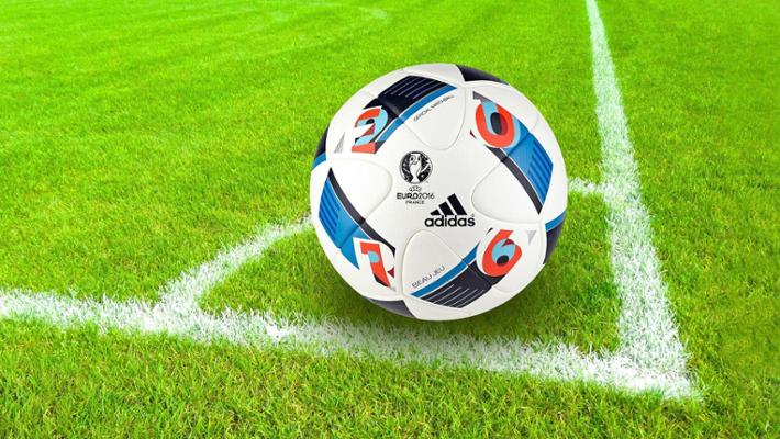 Calcio, la nuova battaglia per i diritti tv della serie A tra Sky, Dazn e  Amazon Prime (con l'incognita Mediaset) - La Stampa