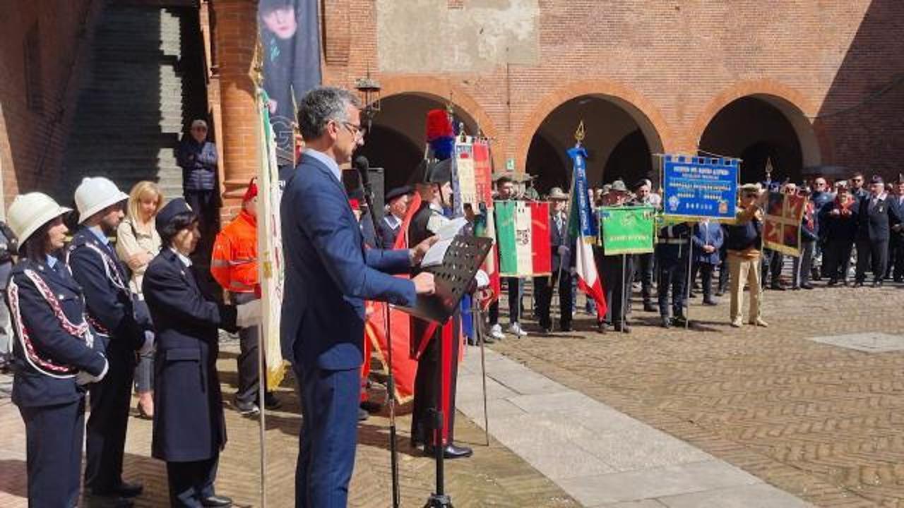 Video - Le celebrazioni a Novara per il 25 aprile - La Stampa