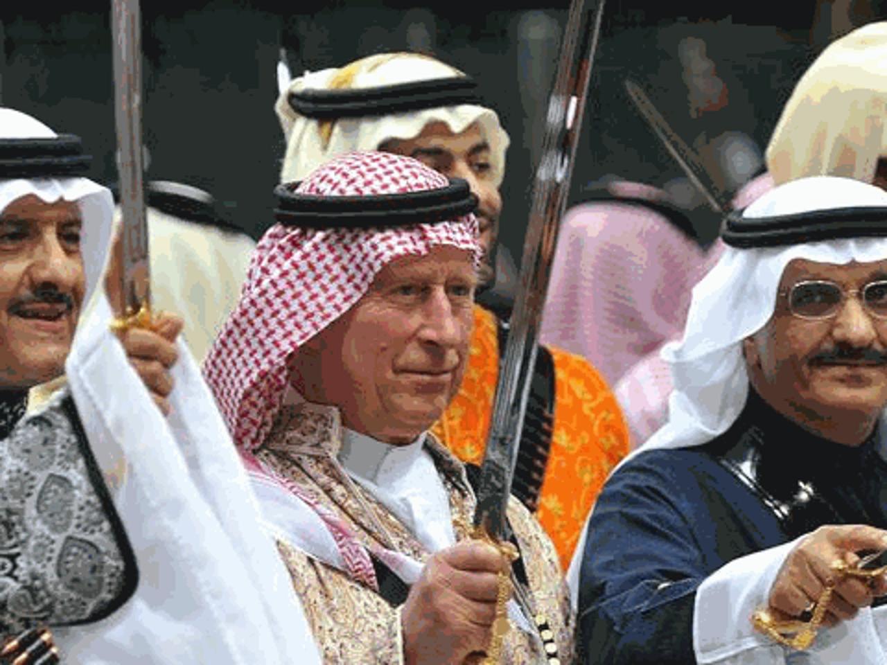 Carlo d?Arabia Il principe con kefiah e spada - La Stampa