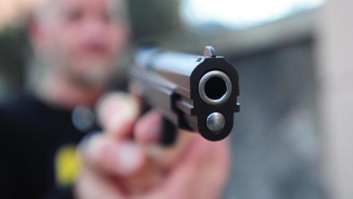 Spara Due Colpi Di Pistola Al Parco Di Sant Agabio Arrestato Dalla 