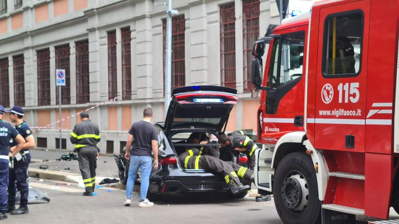 Incidente a Milano, scontro fra auto in viale Umbria: diversi feriti ...