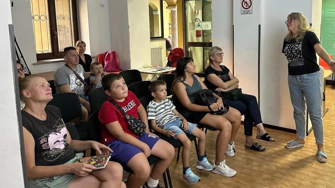 A Novara una scuola per i bimbi profughi: lezioni di ucraino dopo ...
