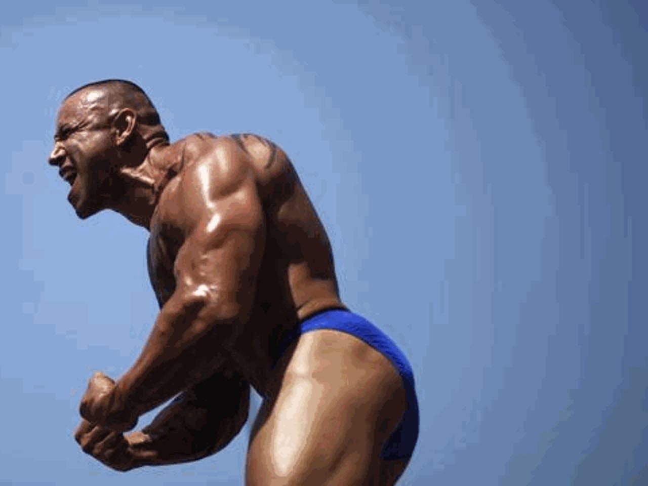 Colossi in spiaggia Usa, bodybuilder dell?indipendenza - La Stampa